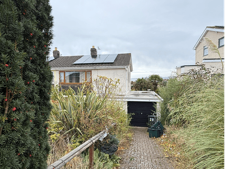 Three-Bedroom Semi-Detached House With Sea Views