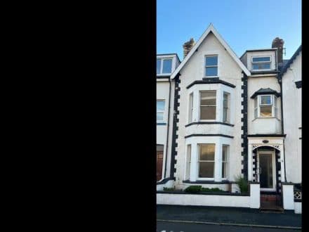 6 Bedroom Terraced House In Llandudno 