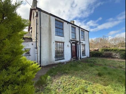 Traditional Property currently split into self contained flats