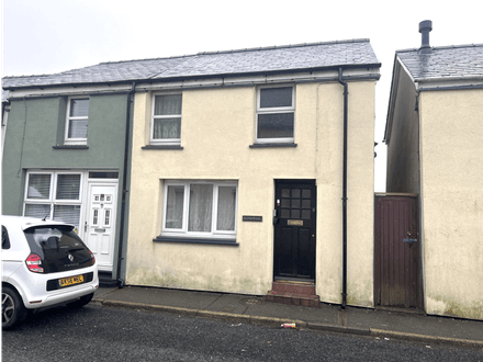 Two Bedroom House in Need of Modernisation