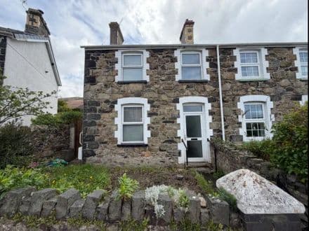 1 Bedroom Property With Mountain Views