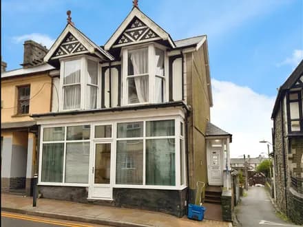 End-Terrace Property