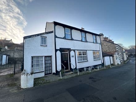 Detached 3 Bedroom Property In Need Of Modernisation