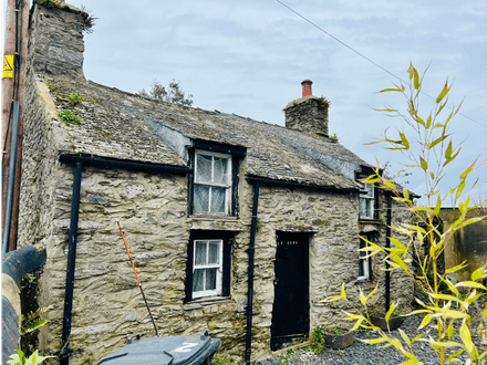 Traditional Grade II Listed Property In Heart of Village